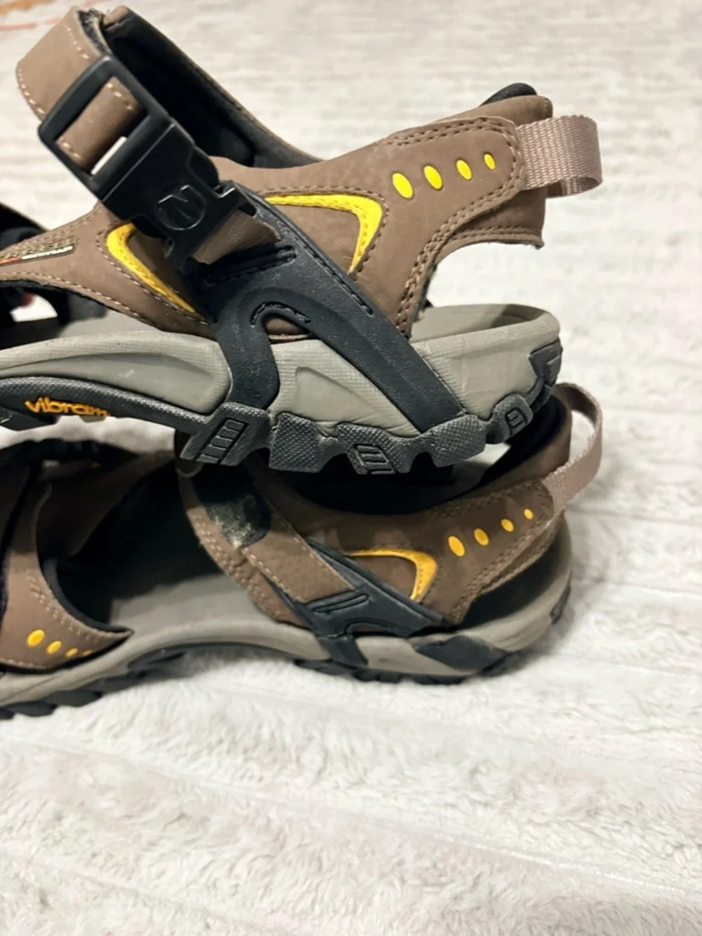 Merrell Hiking Sandals Men’s 10 Brown Yellow Vibram Outdoor Trail Sport